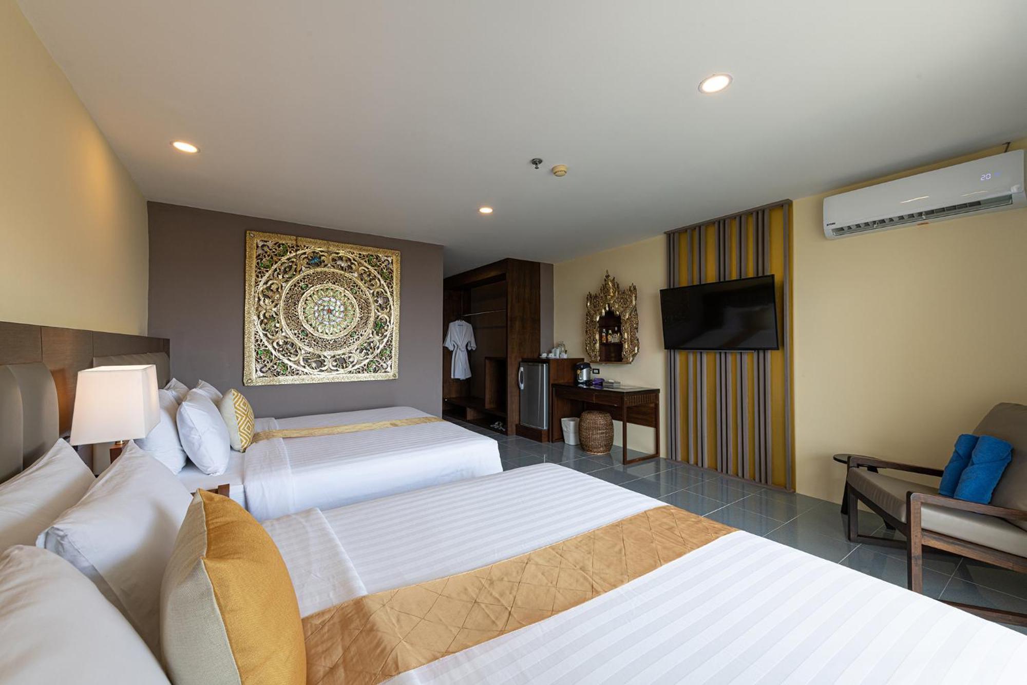 Blue Beach Grand Resort And Spa In Chalong Phuket By Dayuu Ban Saiyuan Exterior photo